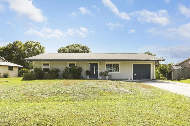 5601 Palm Dr, Fort Pierce, FL 34982