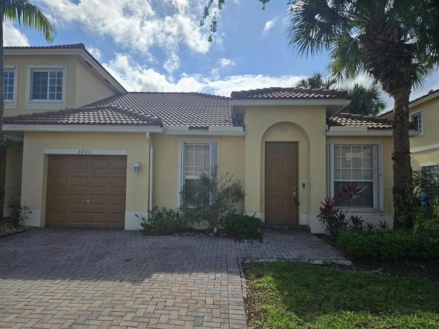 3255 NW 31st Ter, Oakland Park, FL 33309