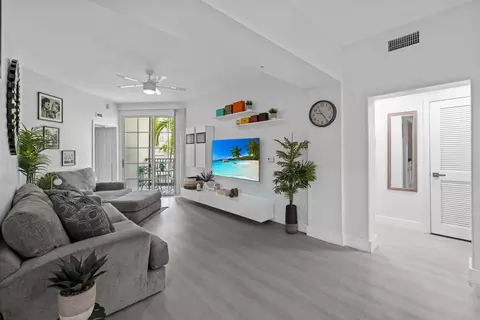 533 NE 3rd Ave #339, Fort Lauderdale, FL 33301