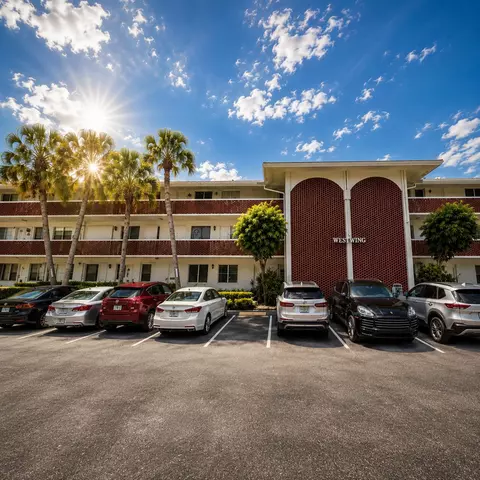2050 NE 39th St #W312, Lighthouse Point, FL 33064