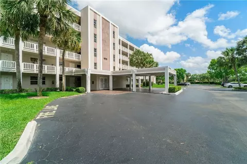 1075 Riverside Dr #508, Coral Springs, FL 33071