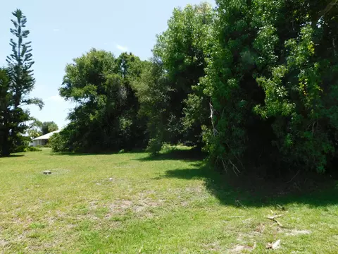 5212 Paleo Pines Cir, Fort Pierce, FL 34951