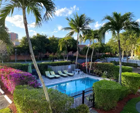 600 NE 7th Ave #14, Fort Lauderdale, FL 33304