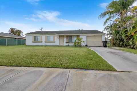 2118 SW Airoso Blvd, Port Saint Lucie, FL 34984