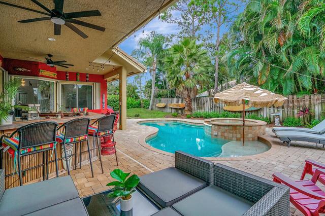 13709 Columbine Ave, Wellington, FL 33414