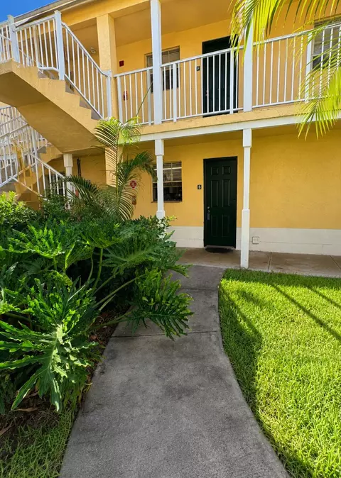 6323 La Costa Dr #B, Boca Raton, FL 33433