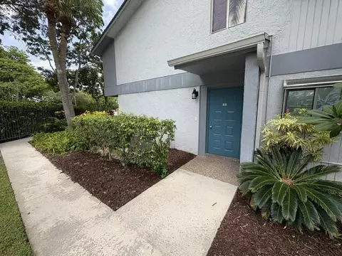 2753 S Oakland Forest Dr #102, Oakland Park, FL 33309