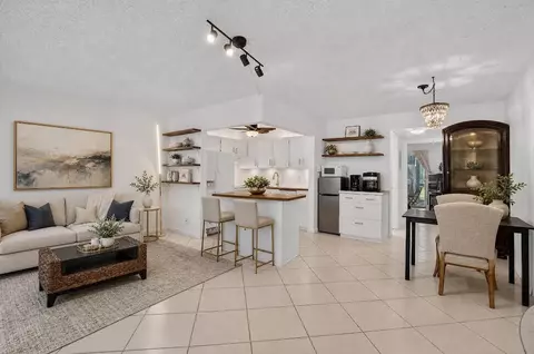 290 Oakridge Q #290, Deerfield Beach, FL 33442