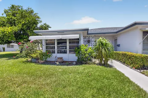 1180 S Drive Cir #A, Delray Beach, FL 33445
