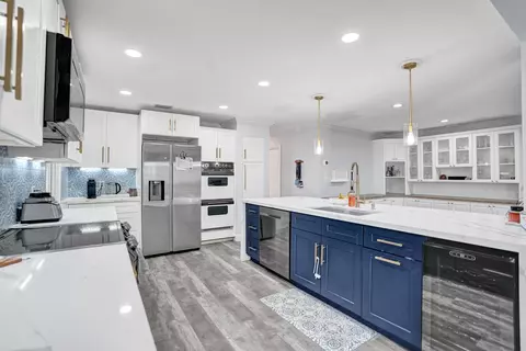 1852 NW 82nd Ave, Coral Springs, FL 33071