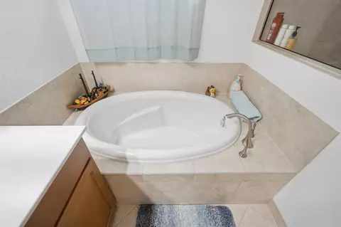 Bath - 135 SW Walking Path, Stuart, FL 34997 photo 3 of 6