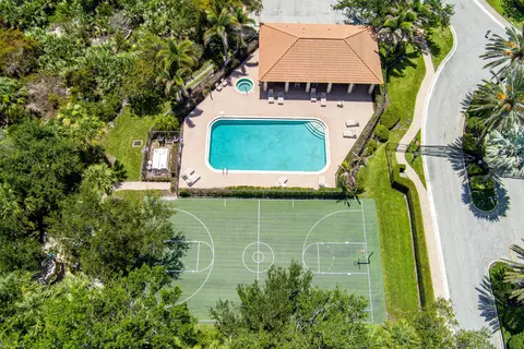 View/Area - 135 SW Walking Path, Stuart, FL 34997 photo 2 of 6