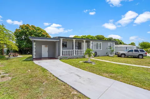 3461 NW 177th Ter, Miami Gardens, FL 33056