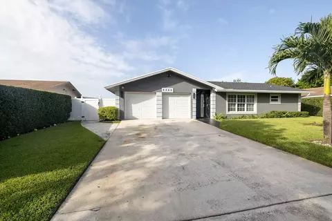 2045 Pinehurst Dr, West Palm Beach, FL 33407