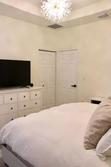 Bedroom - 9207 W 33rd Ln, Hialeah, FL 33018 photo 2 of 4