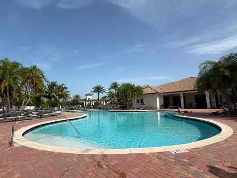 Exterior - 9207 W 33rd Ln, Hialeah, FL 33018 photo 6 of 6
