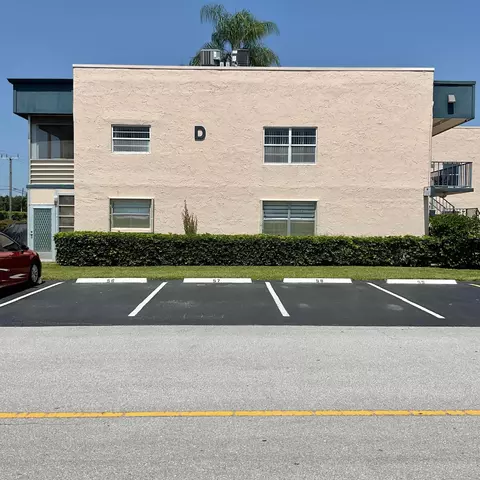 192 Flanders Dr, Delray Beach, FL 33484