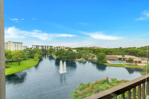 2334 S Cypress Bend Dr #602, Pompano Beach, FL 33069