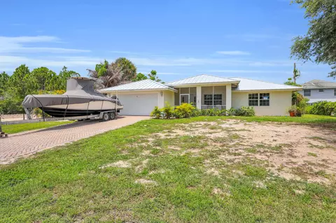 1295 12th Ave SW, Vero Beach, FL 32962