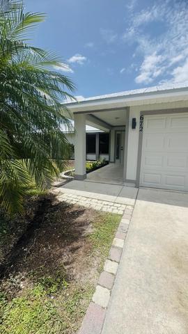 672 SW Ewing Ave, Port St Lucie, FL 34983