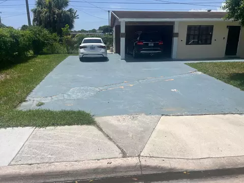 1131 W 1st St, Riviera Beach, FL 33404