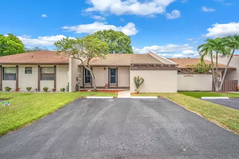 9879 NW 16th Ct, Pembroke Pines, FL 33024