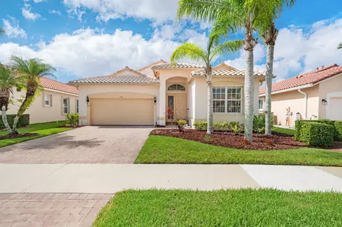 396 NW Springview Loop, Port Saint Lucie, FL 34986