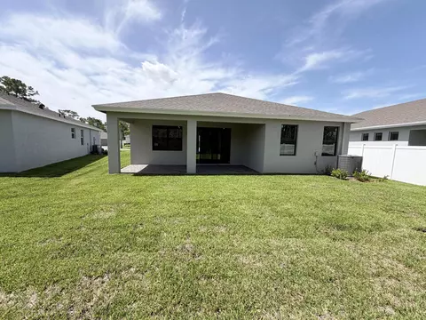 6660 SE Park Trace Dr, Stuart, FL 34997 photo 2