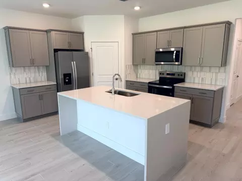 Kitchen - 6650 SE Park Trace Dr, Stuart, FL 34997 photo 2 of 2