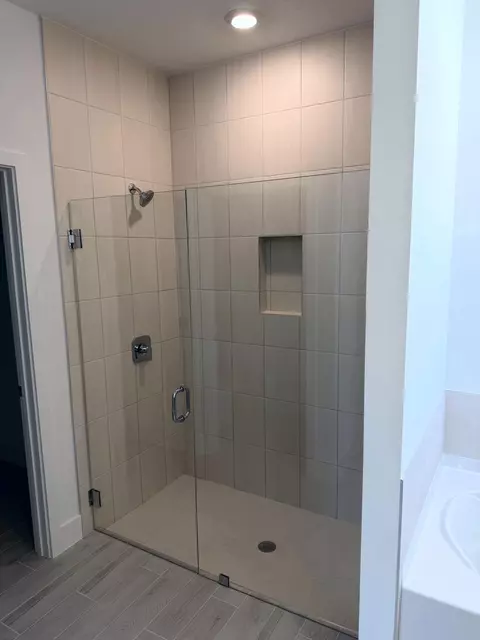 Bath - 6650 SE Park Trace Dr, Stuart, FL 34997 photo 3 of 4
