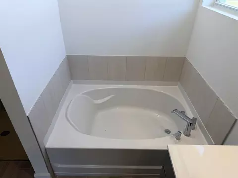 Bath - 6650 SE Park Trace Dr, Stuart, FL 34997 photo 4 of 4