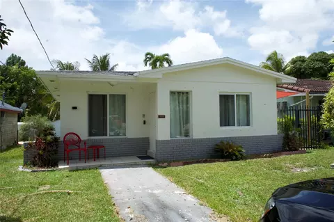 11150 Peachtree Dr, Miami, FL 33161
