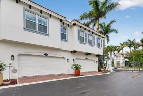 3106 Waterside Cir, Boynton Beach, FL 33436