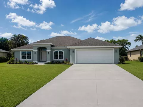 373 NW Broadview St, Port Saint Lucie, FL 34983