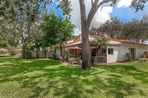 627 Hollows Cir, Deerfield Beach, FL 33442