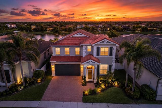 176 Belle Grove Ln, West Palm Beach, FL 33411