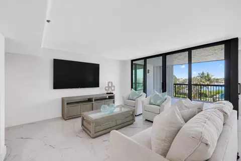 Living - 19670 S Beach Rd #D314, Jupiter, FL 33469 photo 2 of 6