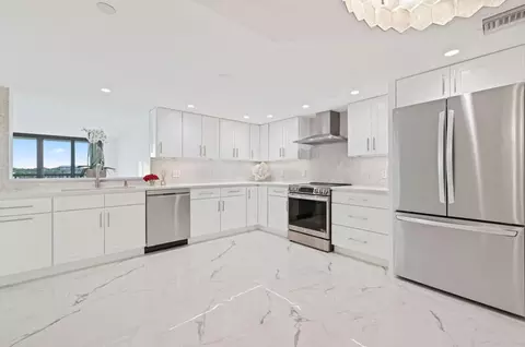 Kitchen - 19670 S Beach Rd #D314, Jupiter, FL 33469 photo 5 of 6