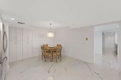 Dining - 19670 S Beach Rd #D314, Jupiter, FL 33469 photo 2 of 6