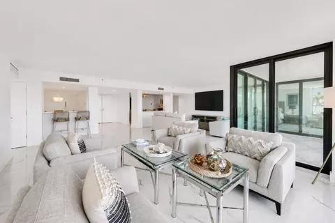 Living - 19670 S Beach Rd #D314, Jupiter, FL 33469 photo 1 of 6