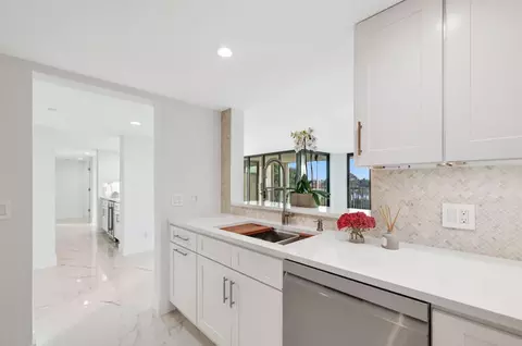 Kitchen - 19670 S Beach Rd #D314, Jupiter, FL 33469 photo 2 of 6