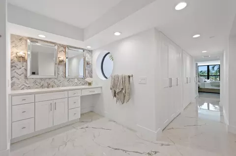 Bath - 19670 S Beach Rd #D314, Jupiter, FL 33469 photo 1 of 8