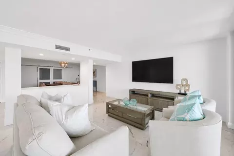 Living - 19670 S Beach Rd #D314, Jupiter, FL 33469 photo 4 of 6
