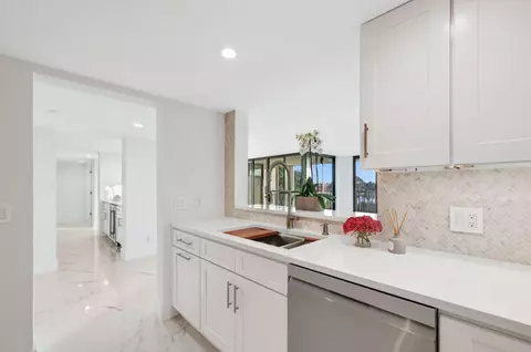 Kitchen - 19670 S Beach Rd #D314, Jupiter, FL 33469 photo 2 of 6