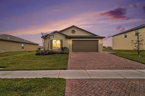 969 Bent Creek Dr, Fort Pierce, FL 34947