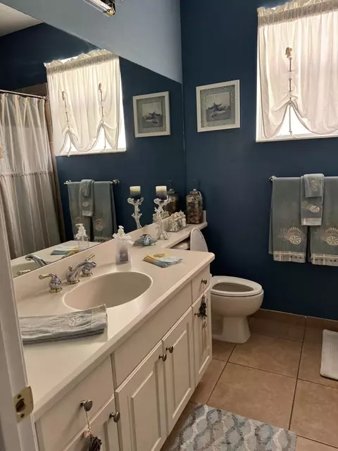 Bath - 4886 SE Askew Ave, Stuart, FL 34997 photo 1 of 4