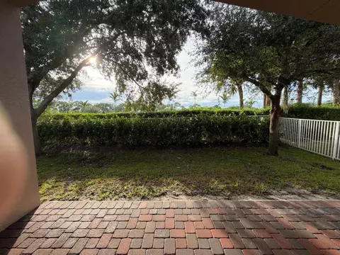 Exterior - 4886 SE Askew Ave, Stuart, FL 34997 photo 8 of 10