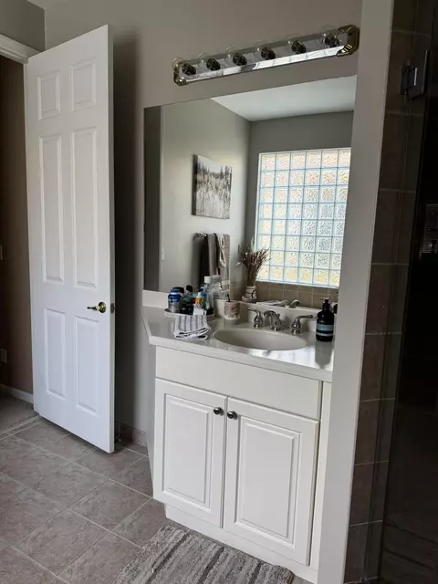 Bath - 4886 SE Askew Ave, Stuart, FL 34997 photo 4 of 4