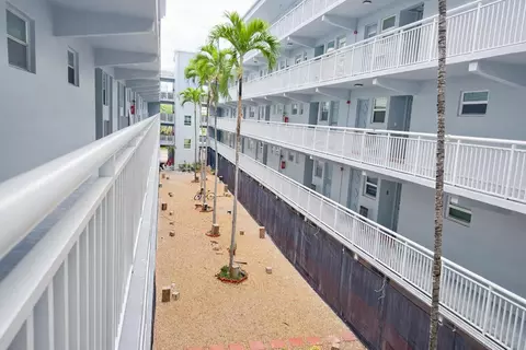 215 SE 3rd Ave #306D, Hallandale Beach, FL 33009