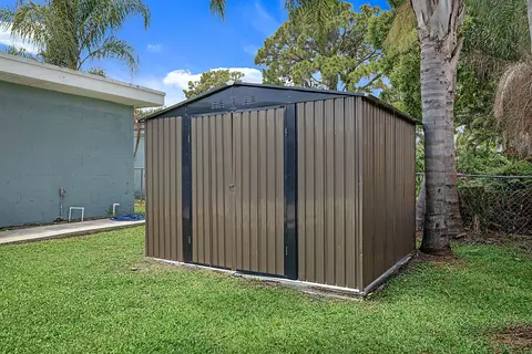 Exterior - 1851 SE Jackson St, Stuart, FL 34997 photo 7 of 8
